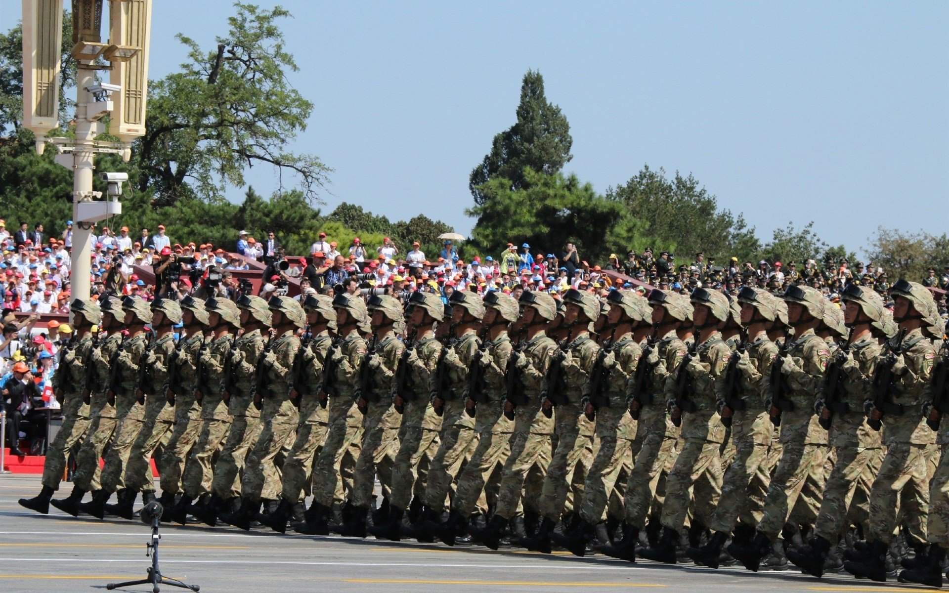 爱游戏娱乐平台-特色冰川徒步探险，极地极限的挑战体验，冰川徒步穿什么鞋